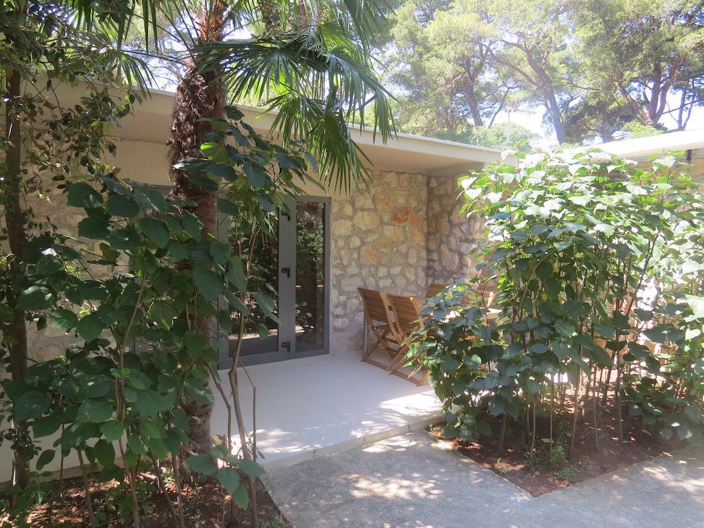 Camping Mia Bungalow & Mobile Home Биоград на Мору Стая снимка